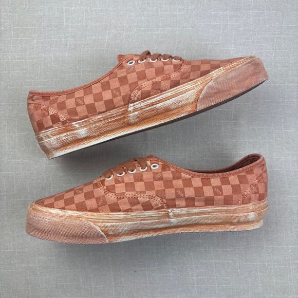 Athletic_Shoes